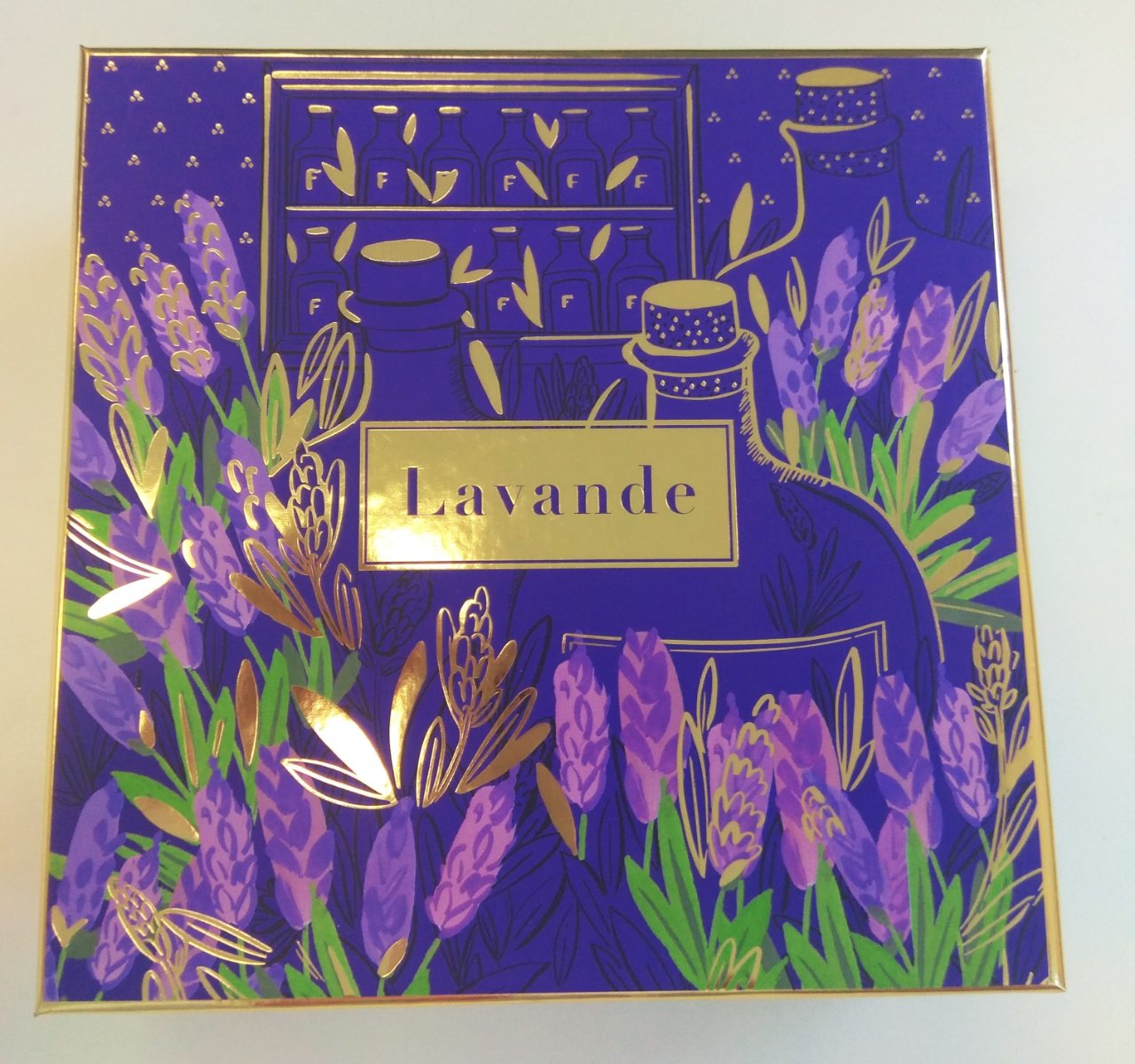 Lavande set v dárkové krabičce, Fragonard, interiérová vôňa 100ml, kvetiny levanduľa v taštičce